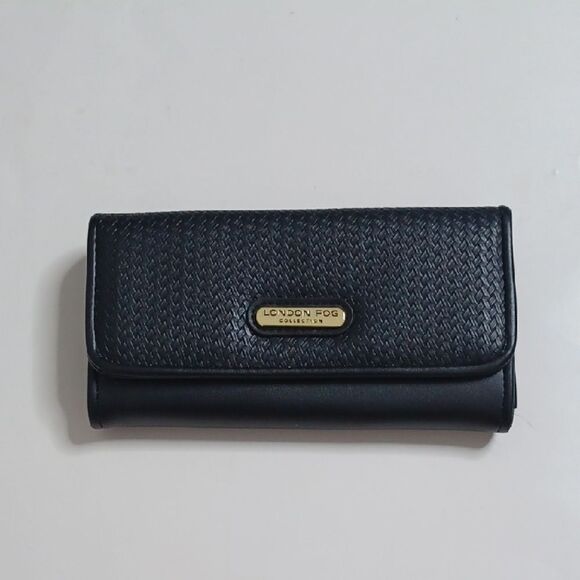 London Fog Handbags - London Fog Textured Black Women's Wallet